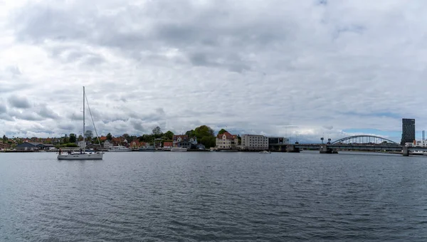 Sonderborg Dänemark Mai 2021 Segelboot Fährt Den Hafen Der Innenstadt — Stockfoto