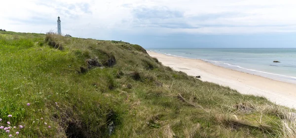 Een Panorama Van Vuurtoren Grazige Zandduinen Boven Het Witte Zandstrand — Stockfoto