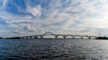 Danimarka 'nın güneyindeki Kraliçe Alexandrine Köprüsü manzarası