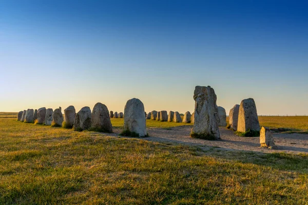 Vista Panorámica Del Atardecer Del Buque Prehistórico Ales Stenar Situado — Foto de Stock