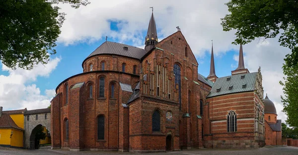 Roskilde Denmark June 2021 Panorama View Historic Lutheran Roskilde Cathedral — Stockfoto