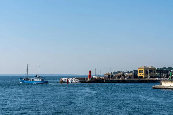 丹麦Helsingor 2021年6月17日 渔船离开Helsingor港 — 图库照片