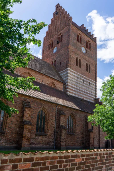 丹麦科奇 2021年6月12日 科奇古城中心的圣尼古拉斯教堂 — 图库照片