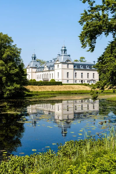 Tomelilla Sweden June 2021 Picturesque Kronovall Castle Gardens Reflected Pond — Stock Photo, Image