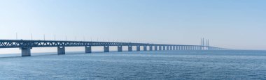 Danimarka ve İsveç arasındaki Öresund köprüsünün manzarası