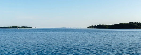 Paisagem Panorâmica Mar Báltico Com Pequenas Ilhas Cobertas Floresta Fundo — Fotografia de Stock