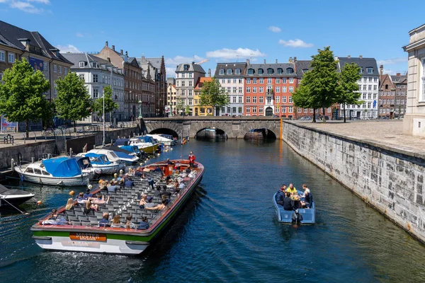 Copenaghen Danimarca Giugno 2021 Persone Godono Una Crociera Barca Ricreativa — Foto Stock