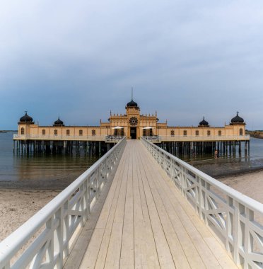 Varberg, İsveç - 20 Haziran 2021: Varberg 'deki tarihi hamam manzarası