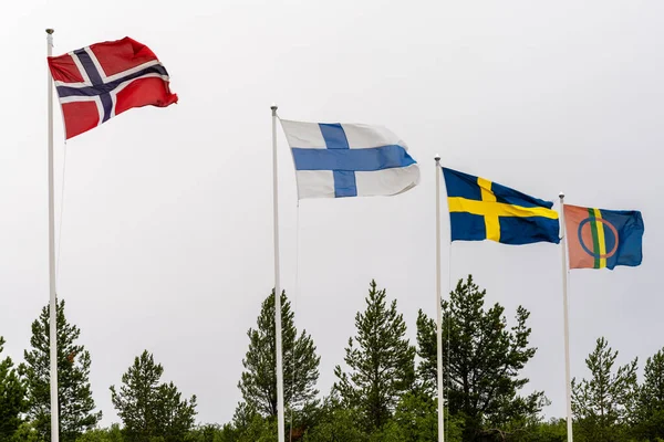 Widok Flag Narodu Sami Także Finlandii Norwegii Szwecji Pod Białym — Zdjęcie stockowe