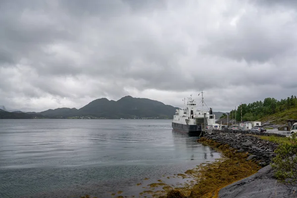 노르웨이할 2021 노르웨이 항구에 정박하고 연락선 — 스톡 사진