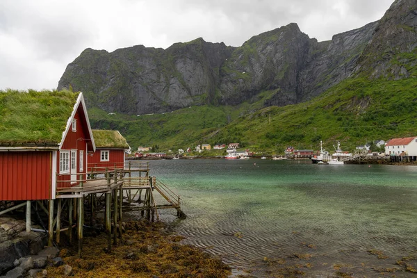 Moskenes Norvegia Luglio 2021 Colorate Case Legno Rosso Palafitte Nel — Foto Stock