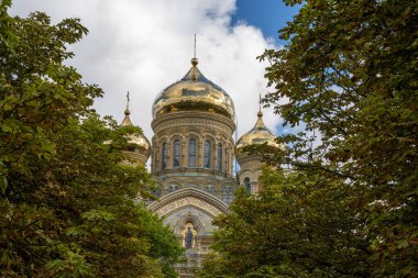 Liepaja, Litvanya - 21 Ağustos 2021: Liepaja 'daki Saint Nicholas Katedrali manzarası