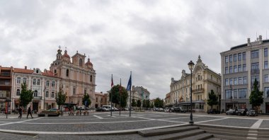 Vilnius, Litvanya - 30 Ağustos 2021: Vilnius 'un tarihi şehir merkezi