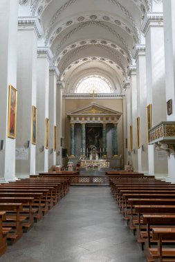 Vilnius, Litvanya - 30 Ağustos 2021: Vilnius Katedrali ve Vilnius Eski Kasabası Katedrali 'nin iç manzarası