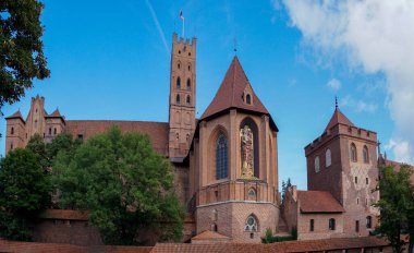 Malbork, Polonya - 2 Eylül 2021: Kuzey Polonya 'daki tarihi Malbork Kalesi