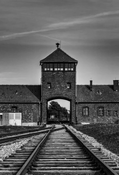 Auschwitz Polen September 2021 Zwart Wit Zicht Het Poort Treinpad — Stockfoto