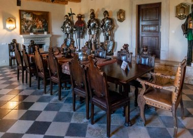 Bobolice, Polonya - 28 Eylül 2025: Polonya Kraliyet Kalesi Bobolice salonunun manzarası