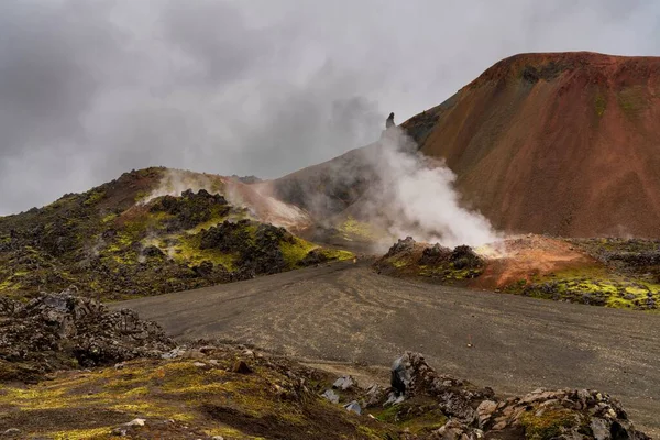 Brennisteinsalda volkanı ve İzlanda 'nın orta kesimindeki Landmannalaugar bölgesinin jeotermal alanı.