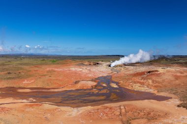 İzlanda 'nın güneybatısındaki Reykjanes Yarımadası' ndaki Gunnuhver Kaplıcaları manzarası