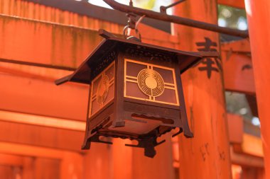 Japonya'nın tapınağında fener