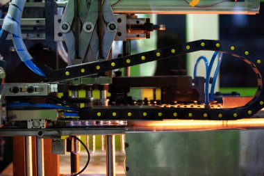 PET Preform Enjeksiyon Pervazı, Polietilen Tereftalat, PET Preformları, Standart konteynır üretimi ve gıda kalitesinde hammadde üretimi