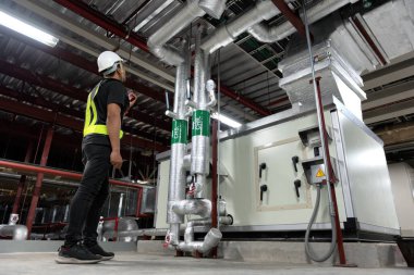 Fabrikadaki ihtiyaç odasındaki güvenlik işlevleri için günlük teknisyen basınç kontrol sistemi. CHR-CHS sistemi