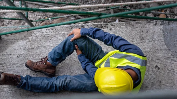 Acidente Joelho Trabalho Trabalhador Construção Civil Local Construtor Acidente Cai — Fotografia de Stock