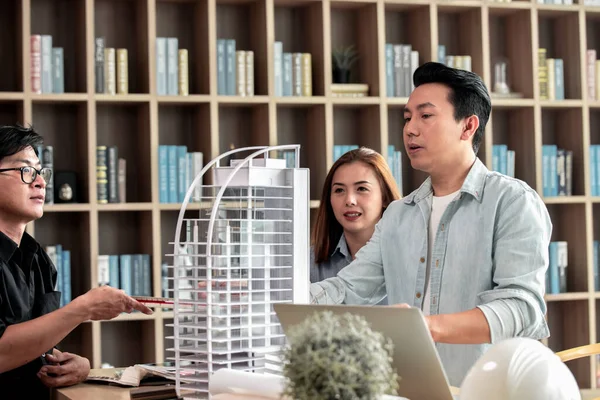 Heads Each Department Meeting Together Construction Engineers Architect Sales Brainstorm — Stockfoto