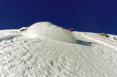 Derin taze kar snowboard