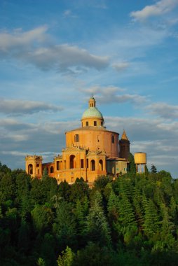 Bologna,-Haziran 2012 - yaklaşık S.Luca görünümü kilise tepe üzerinde