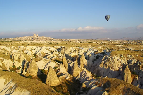 Ballon am Himmel von Kappadokien — Stockfoto