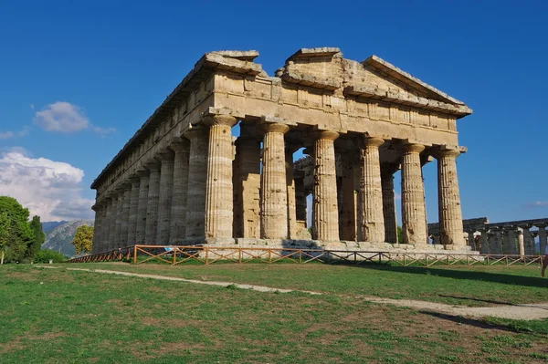 Paestum,-Ağustos 2015 - yaklaşık Ağustos yaklaşık antik Yunan tapınağı