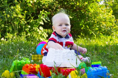 Doğum günü çocuğu Için ilk kek