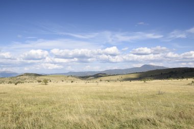 Bulutlar ile dağ manzara