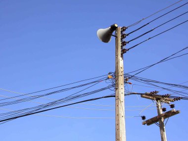 elektrik direkleri ve teller