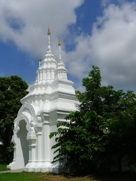 Bogen weißer Tempel — Stockfoto