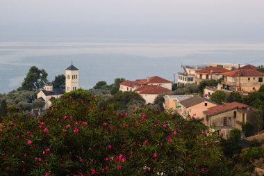 Sunrise manzara eski kasaba Ulcinj, Adriyatik Denizi