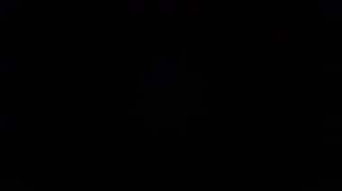 Psikedelik Kaleydoskop Patlaması simetrik kaleydoskop şekilleri patlıyor ve canlı renklerle beatendly döngülerde şekil değiştiriyor