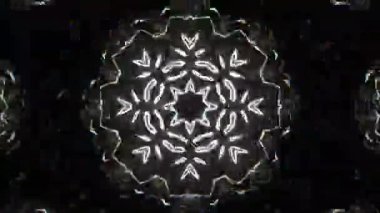 Psikedelik Kaleydoskop Patlaması simetrik kaleydoskop şekilleri patlıyor ve canlı renklerle beatendly döngülerde şekil değiştiriyor