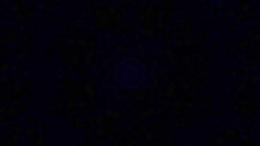 Psikedelik Kaleydoskop Patlaması simetrik kaleydoskop şekilleri patlıyor ve canlı renklerle beatendly döngülerde şekil değiştiriyor