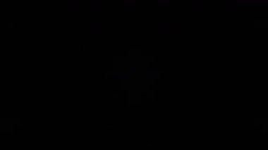 Psikedelik Kaleydoskop Patlaması simetrik kaleydoskop şekilleri patlıyor ve canlı renklerle beatendly döngülerde şekil değiştiriyor