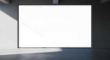 Çağdaş bir mimari ortamda, yumuşak, doğal ışık alan gölgelerle aydınlatılan büyük, boş bir beyaz ekran monte edilir..