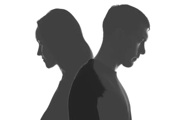 多重曝光的黑人和白人肖像的轮廓在白人背景上的男人和女人 关系概念 — 图库照片