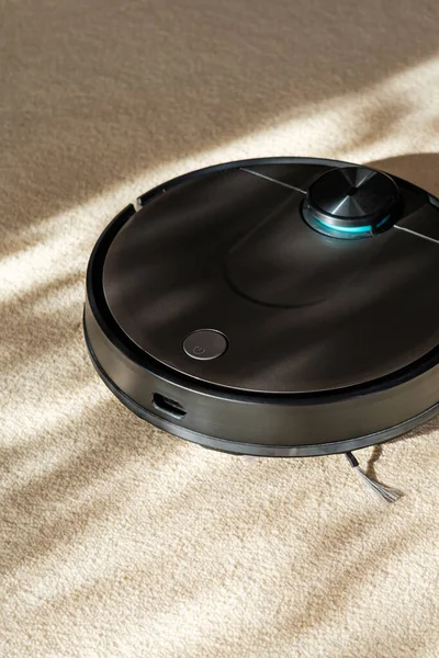 Robotik elektrikli süpürge, evde akıllı aletler, dikey