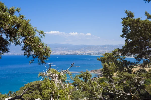Kıbrıs Latchi Panorama. Dionysustrail Deniz Manzaralı. — Stok fotoğraf