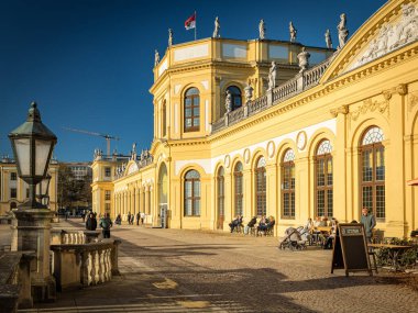 Kassel, Almanya, 30 Aralık 2025, Karls Aue Park 'taki Orangerie.