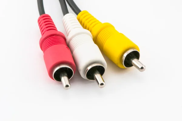 Beyaz bir arka plan üzerinde ses video kablosu