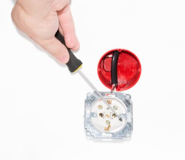 Elektrikçi ayarlamak beyaz bir duvar