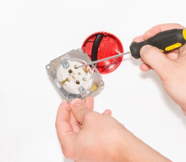 Bağlantı soketi kişiler ile kablolama