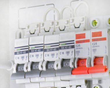 Devre kesiciler elektrik gri ve kırmızı